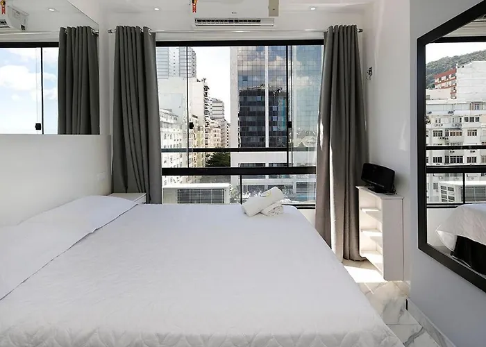 Studio moderno e de luxo com vista mar para 4 pessoas em Copa!